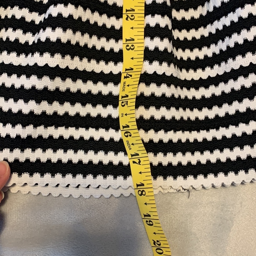 Express black and white pleated rikrak mini skirt structured wavy thick size XS - Picture 5 of 7